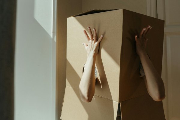 Can you recommend a checklist for a stress-free family move in the UK?
